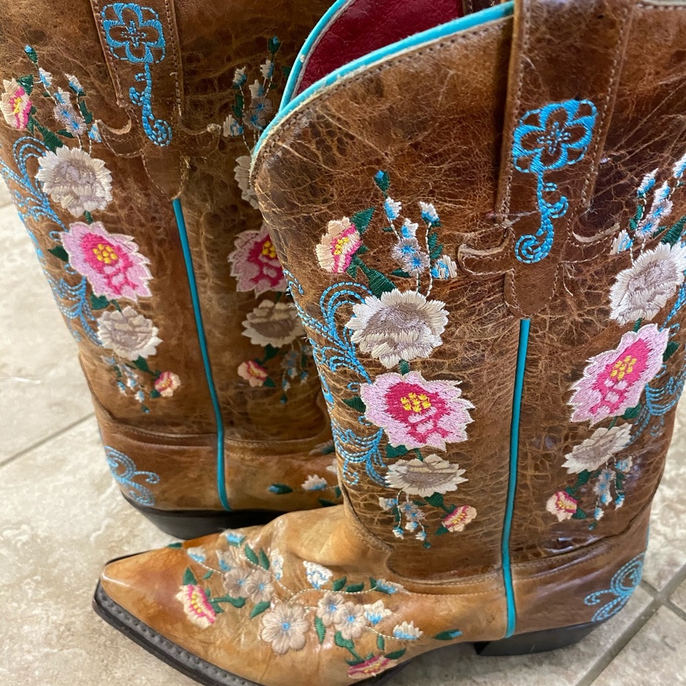 Ladies Cowboy Boots